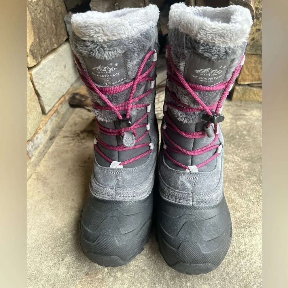 The North Face Heat Seeker waterproof winter snow kids boots Sz-3. K